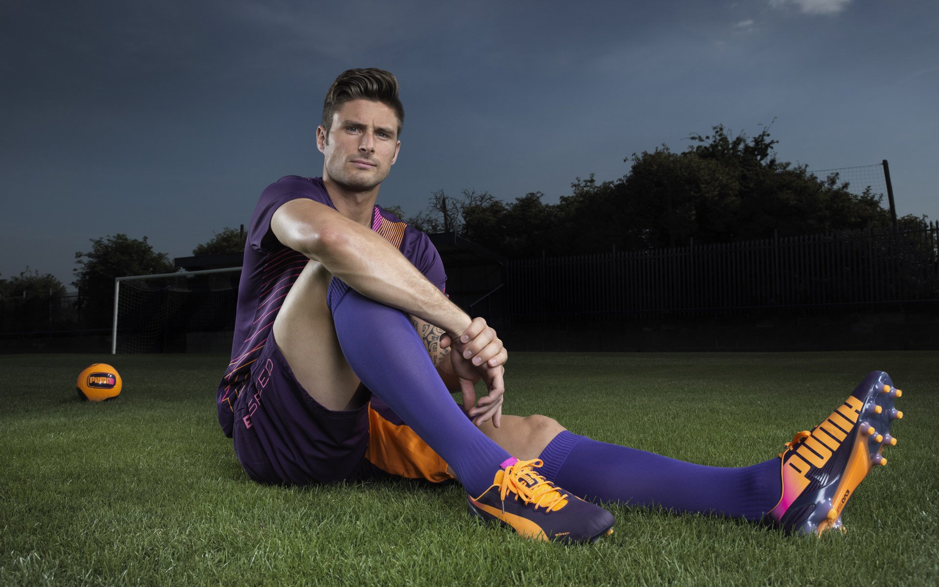 绿茵场上的孤勇者，阿克在苏格兰对阵厄瓜多尔的关键时刻挺身而出